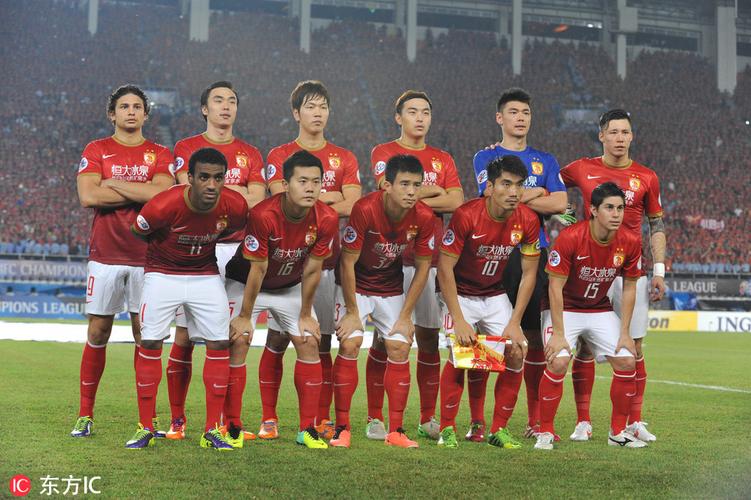 nước tiểu màu vàng đậm ở nữ